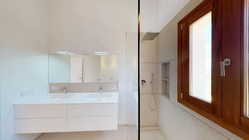 Finca in Son Gual - One of 4 en-suite bathrooms