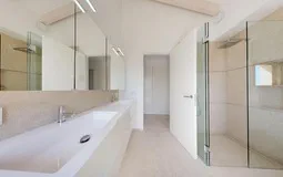 Finca in Son Gual - Master Bathroom shower