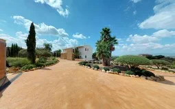 Finca in Son Gual - Driveway