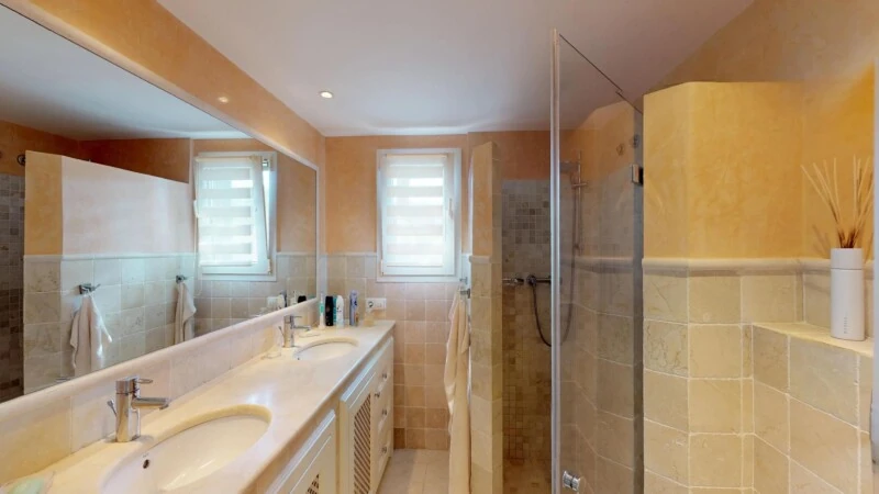 Apartment in El Toro - Port Adriano - Master Bathroom