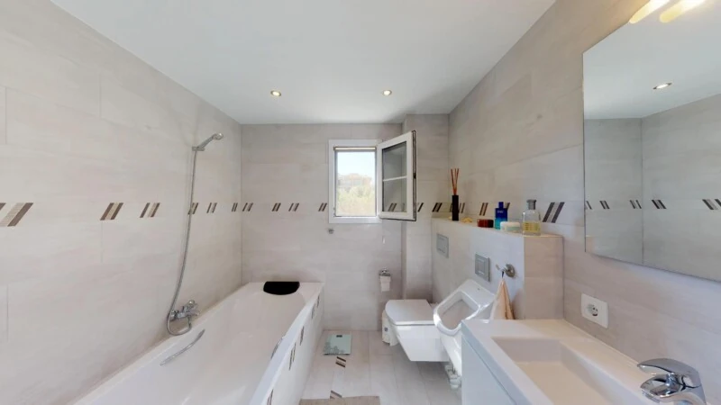 Apartment in El Toro - Port Adriano - Guest Bathroom
