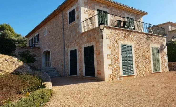 Villa in Camp de Mar - Building