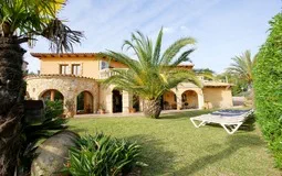 Villa in El Toro - Port Adriano - House for sale in El Toro with large garden