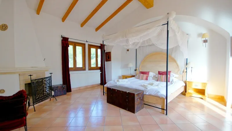 Villa in El Toro - Port Adriano - Large Master Bedroom with Fireplace