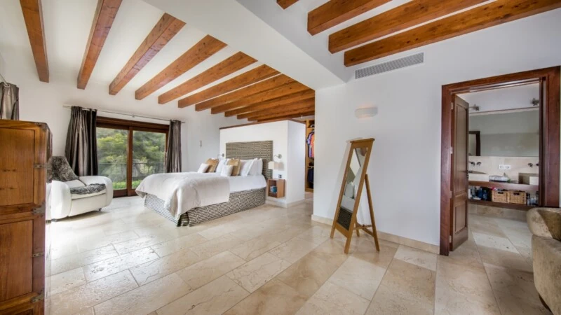 Detached Villa in Nova Santa Ponsa - Master bedroom