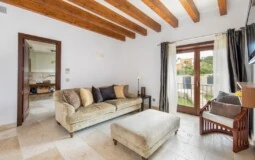 Detached Villa in Nova Santa Ponsa - Master bedroom lounge
