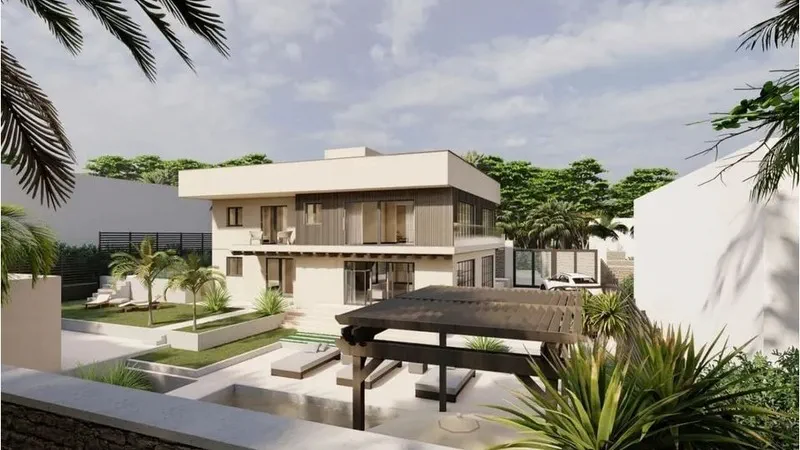Under Construction in El Toro - Port Adriano - Captura