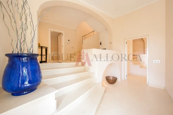 Villa in Costa de la Calma - V-Calma-158_14_Master bedroom entrance hall and tv room