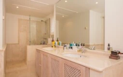 Apartment in Nova Santa Ponsa - Master bathroom