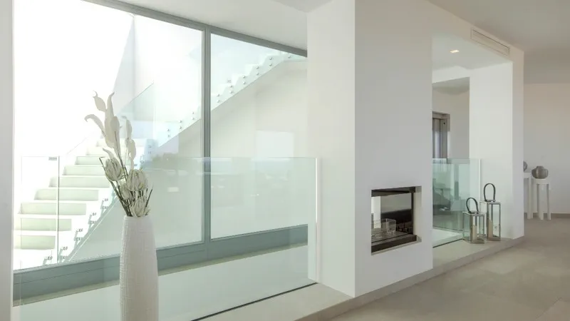 Villa in Nova Santa Ponsa - Fireplace and stairway