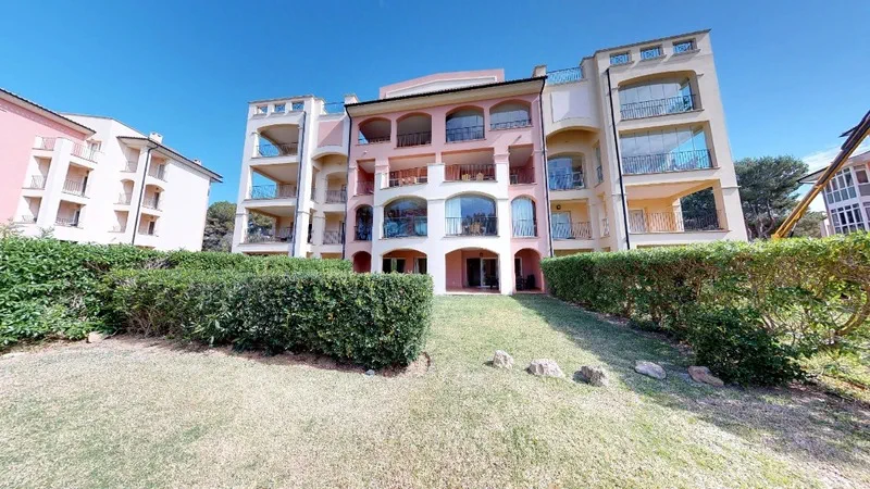 Garden Apartment in Nova Santa Ponsa - Impressive Building