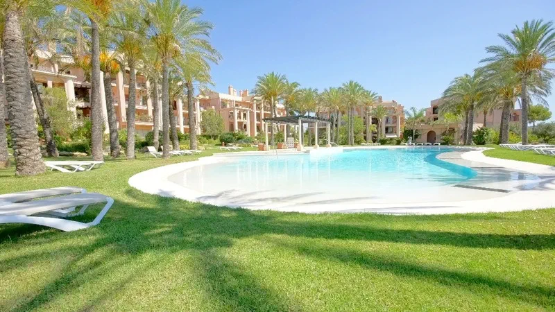 Apartment in Nova Santa Ponsa - Large lagoon like swimming pool