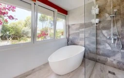 Villa in Nova Santa Ponsa - Villa-Eva-Bathroom