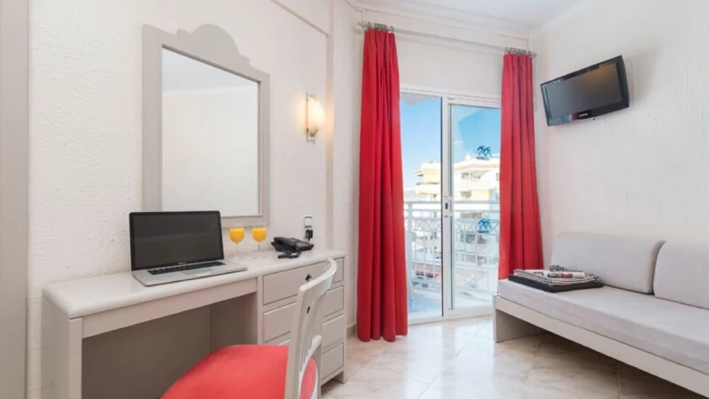 Hotel *** in Santa Ponsa - PlayasDR-images-22