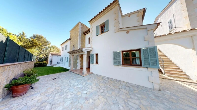 Villa in Nova Santa Ponsa - Sunny Mediterranean Villa