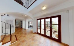 Villa in Nova Santa Ponsa - Open Plan Entrance