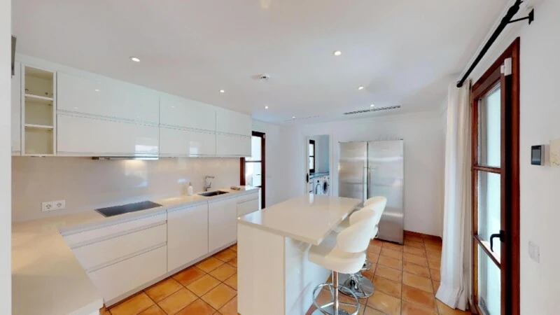 Villa in Nova Santa Ponsa - Kitchen with Breakfast Bar