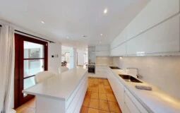 Villa in Nova Santa Ponsa - Kitchen modern