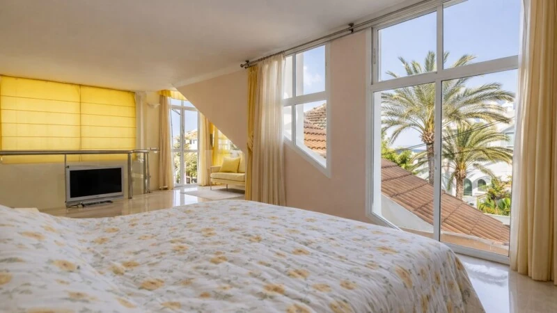 Duplex in Santa Ponsa - ChatGPT Image Feb 17, 2026, 04_45_14 PM