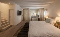 Semi-Detached in Sindicato - ChatGPT Image Mar 18, 2026, 05_33_08 PM