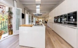 Semi-Detached in Sindicato - ChatGPT Image Mar 18, 2026, 05_29_28 PM