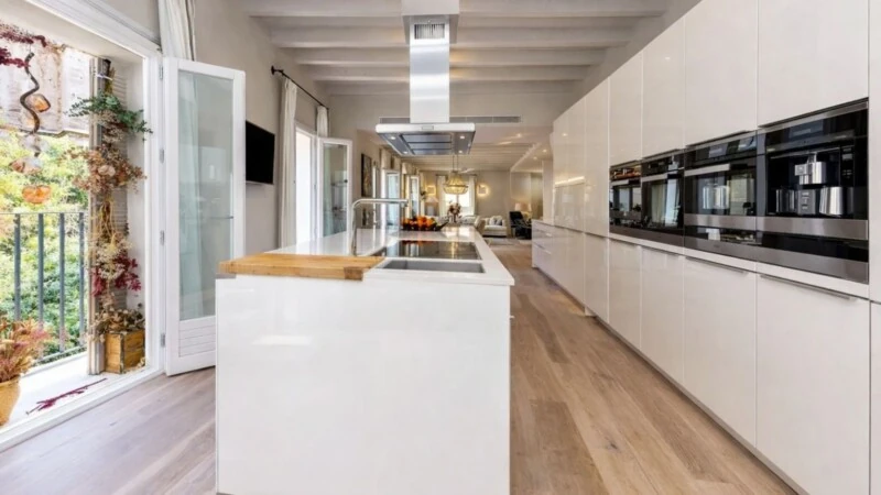 Semi-Detached in Sindicato - ChatGPT Image Mar 18, 2026, 05_29_28 PM