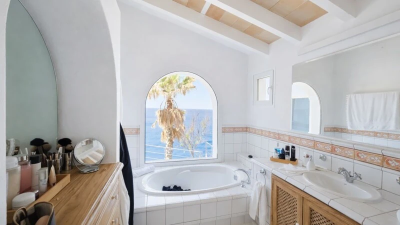 Villa in Puerto Andratx - Mediterranean bathroom with sea view