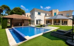 Villa in Port Adriano - ChatGPT Image Jun 2, 2026, 03_34_50 PM
