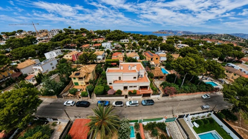 Villa in El Toro - Port Adriano - Spacious family villa with private pool and garden with uplift potential in El Toro.