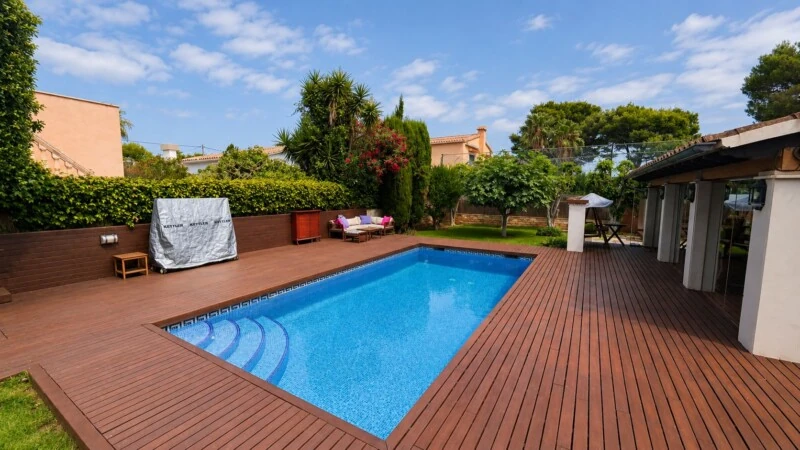 Villa in El Toro - Port Adriano - Spacious family villa with private pool and garden with uplift potential in El Toro.