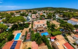 Villa in El Toro - Port Adriano - Spacious family villa with private pool and garden with uplift potential in El Toro.
