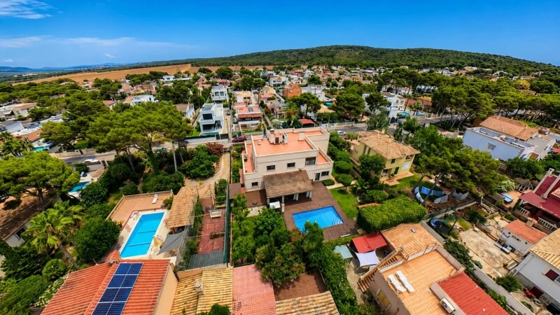 Villa in El Toro - Port Adriano - Spacious family villa with private pool and garden with uplift potential in El Toro.