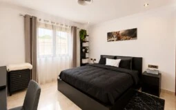 Villa in El Toro - Port Adriano - Spacious family villa with private pool and garden with uplift potential in El Toro.