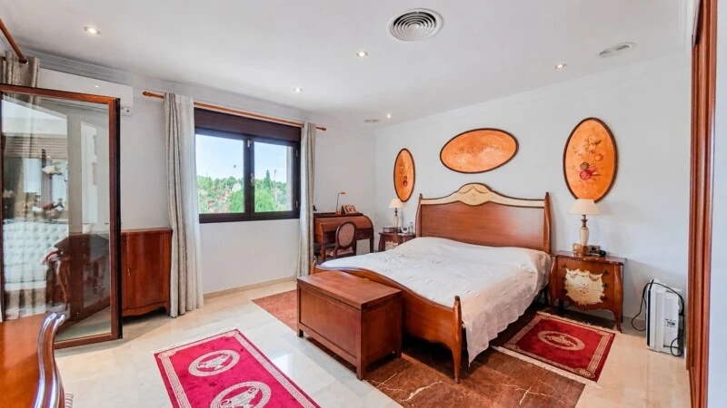 Villa in El Toro - Port Adriano - Spacious family villa with private pool and garden with uplift potential in El Toro.