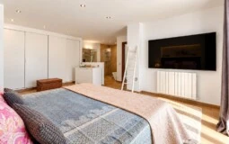 Villa in El Toro - Port Adriano - Modern Bedroom with En Suite Retreat.jpg